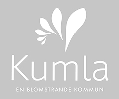 Platsen Kumlas logotyp i vitt